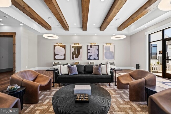 Building Photo - 2950 Ashwood Ln