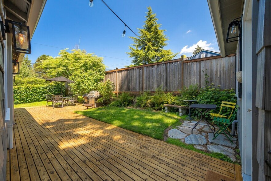 Building Photo - 8515 29th Ave NW