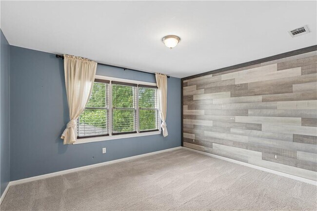 Building Photo - 3296 Belmont Glen Dr SE