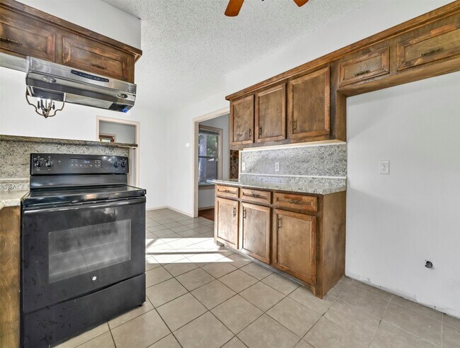 Building Photo - 3807 Winter Haven Dr