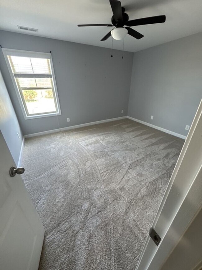 Building Photo - 2520 Clear Pines Ct