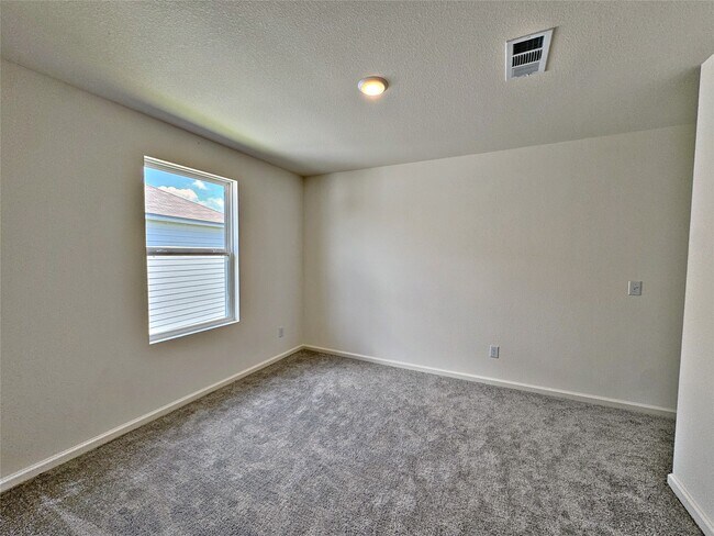 Building Photo - 8431 Vacek Xing Wy