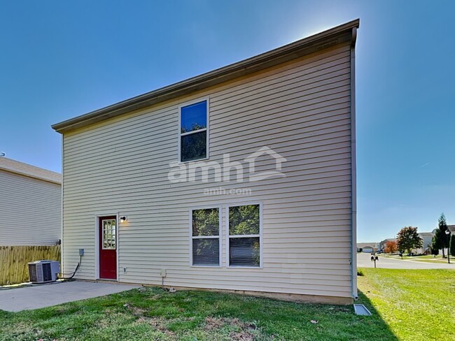 Building Photo - 936 Bentgrass Dr