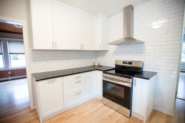 Building Photo - 93 Bailey Rd