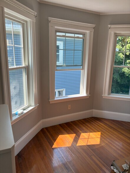 2nd bedroom (2) - 27 Rose St