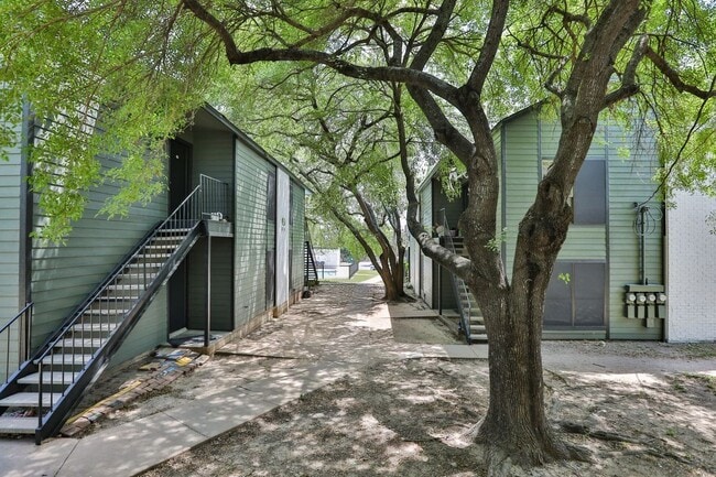 Building Photo - 8033 Gessner Dr