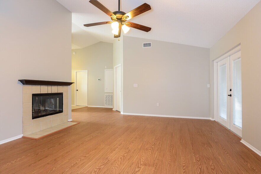 Building Photo - 3839 Marquise Ln
