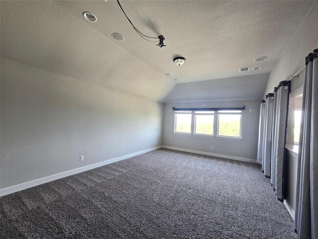 Building Photo - 340 Cross Timbers Dr