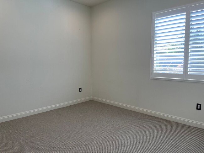 Building Photo - COMING SOON! - Belcourt Seven Oaks