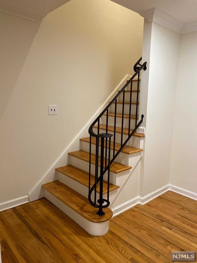 Building Photo - 522 Maple Ave