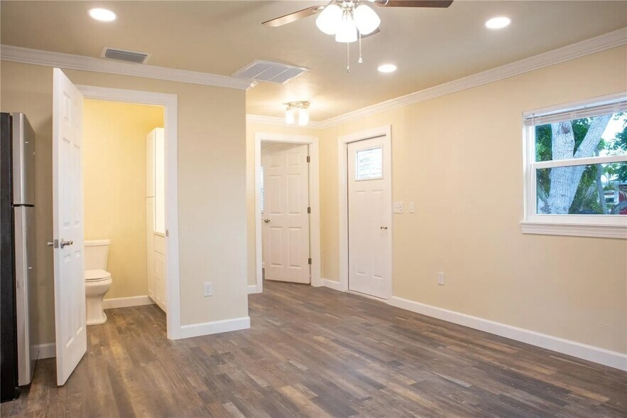 Building Photo - 1 Bed/1 Bath