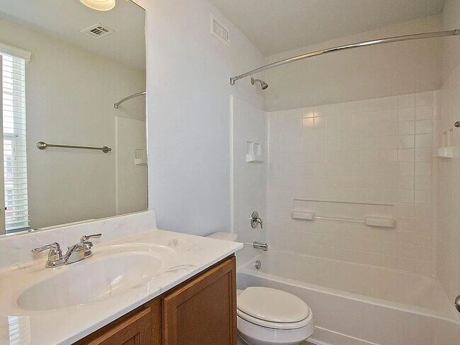 Building Photo - "Charming 2-Bed, 2-Bath Condo Retreat in San Marcos - Spacious 1100 Sq Ft Living!"