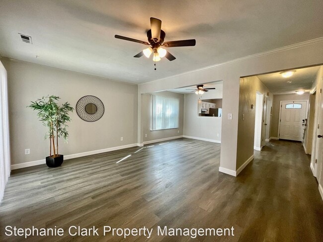 Building Photo - 5 br, 3.5 bath House - 1317 Beacons Reach ...