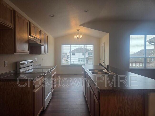 Building Photo - 612 87th Ave