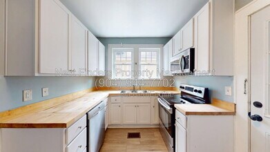 Building Photo - 2739 Herschel St