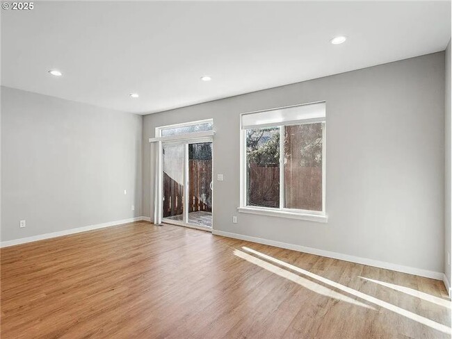 Building Photo - 2506 NE 53rd St