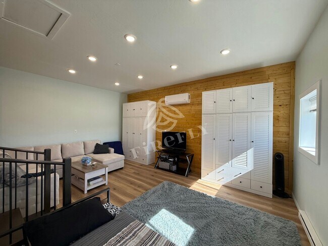 Building Photo - 2248 Sitgreaves Dr