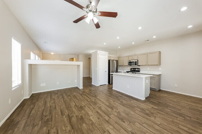 Building Photo - 16862 W Post Dr