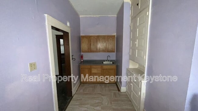 Building Photo - 1247 Chartiers Ave