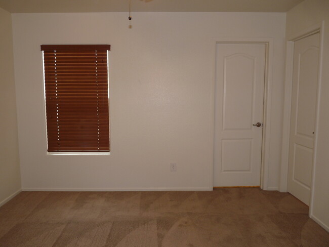 Building Photo - SOUTHWEST 3 BEDROOM, 2.5 BATH WITH LOFT