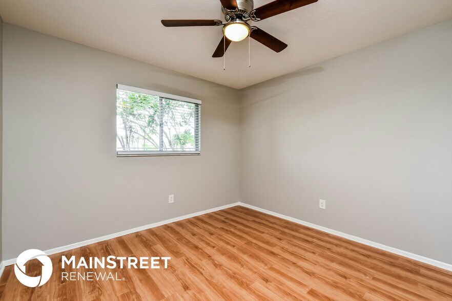 Building Photo - 1122 SE 17th St