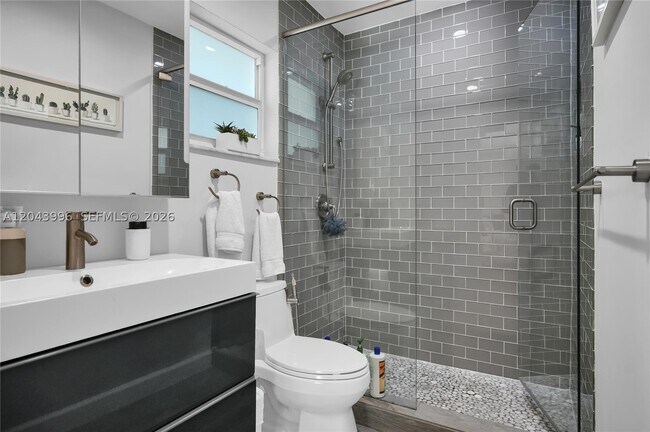 Building Photo - 5721 SW 59th Pl