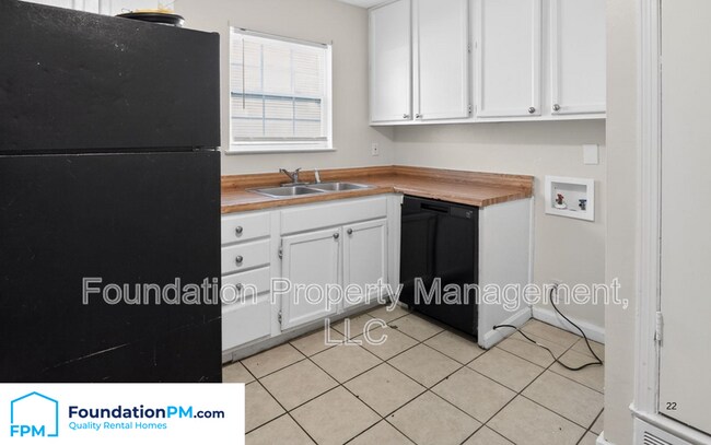 Building Photo - 3766 Windy Ave