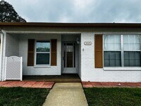 Building Photo - 2 Bed/2 Bath, 1 story Villa in Veterans Villas AVAILABLE May 11th!