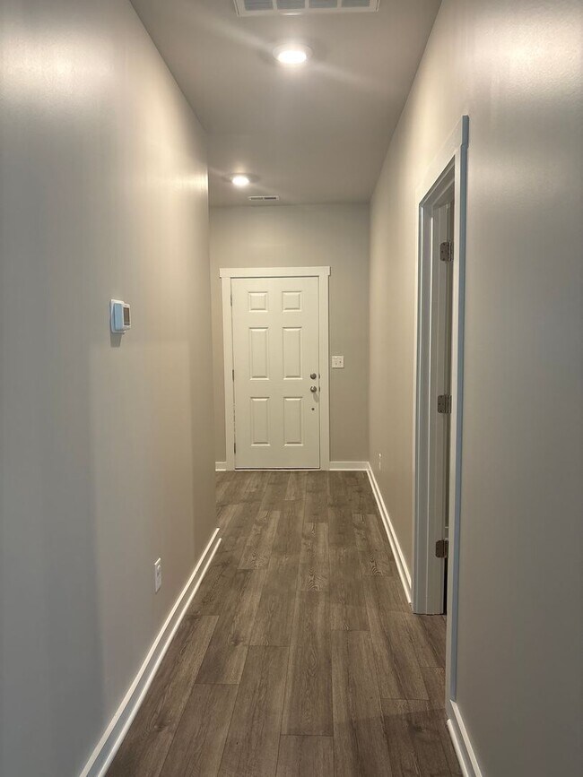 Building Photo - Beautiful 3 Bed 2 Bath Home in Shelbyville