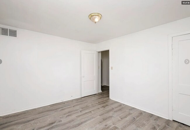 Building Photo - 1738 N Poplar Ave