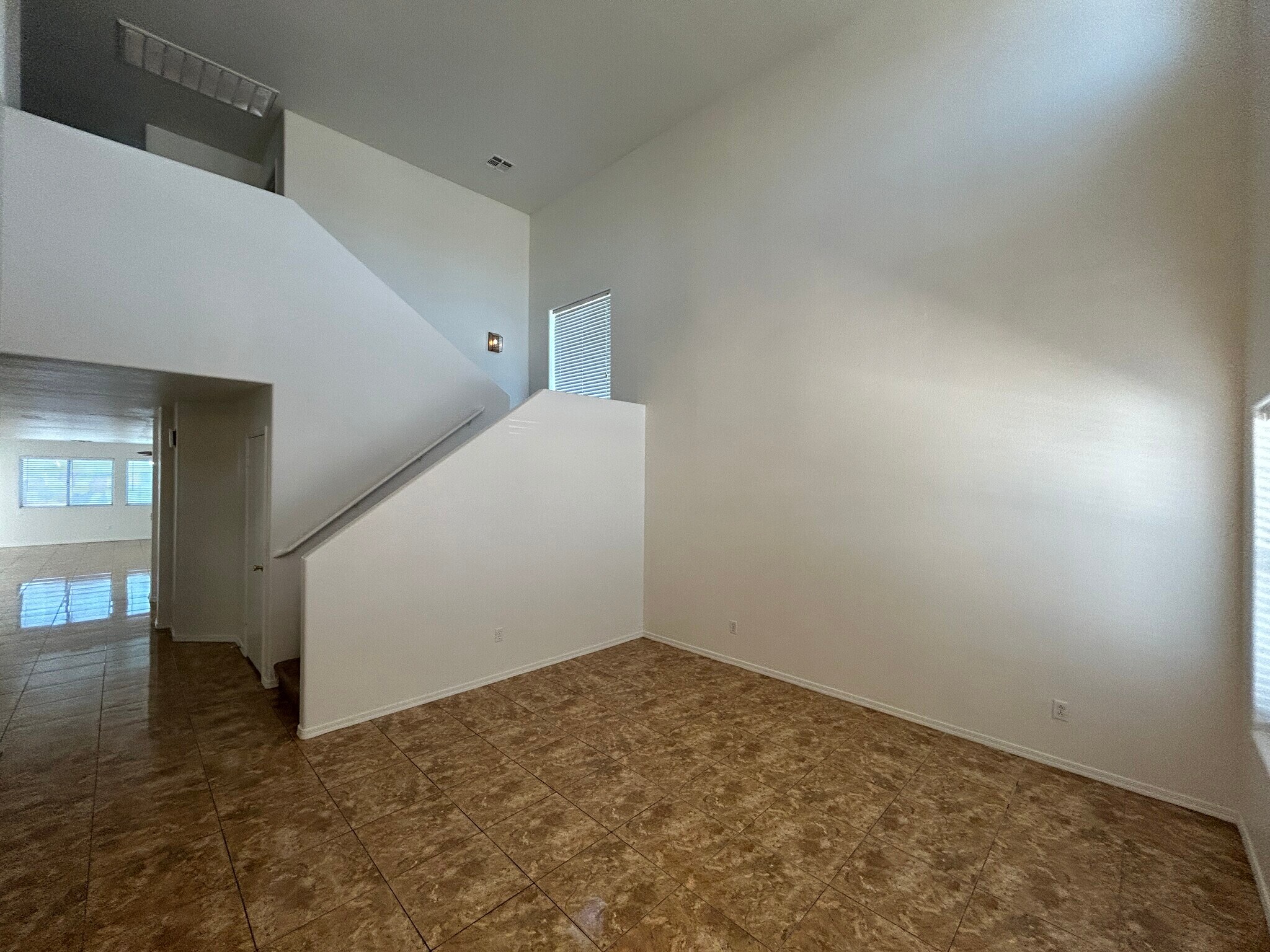 Building Photo - 7399 W Solano Dr S
