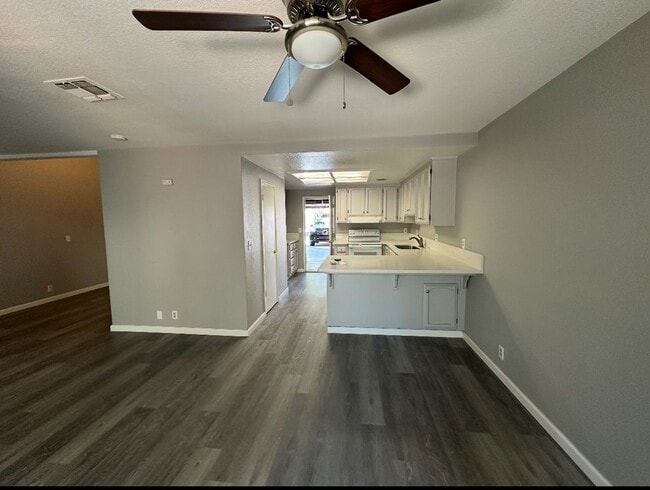 Building Photo - 3 Bedroom/3 Bath Tiffany Estates Ripon Ca