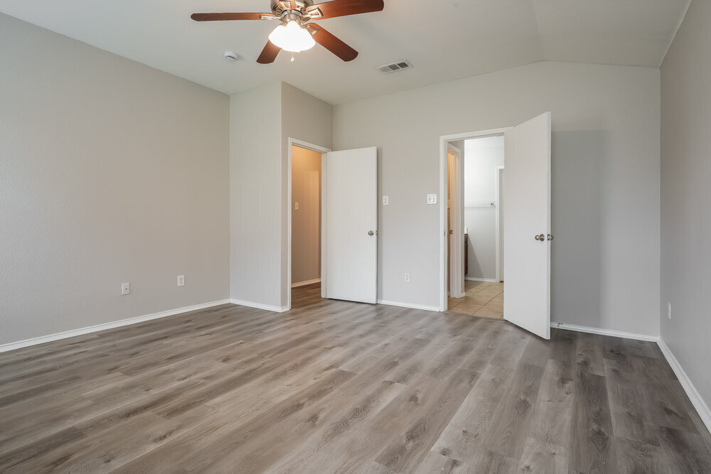 Building Photo - 1625 Grassy View Dr