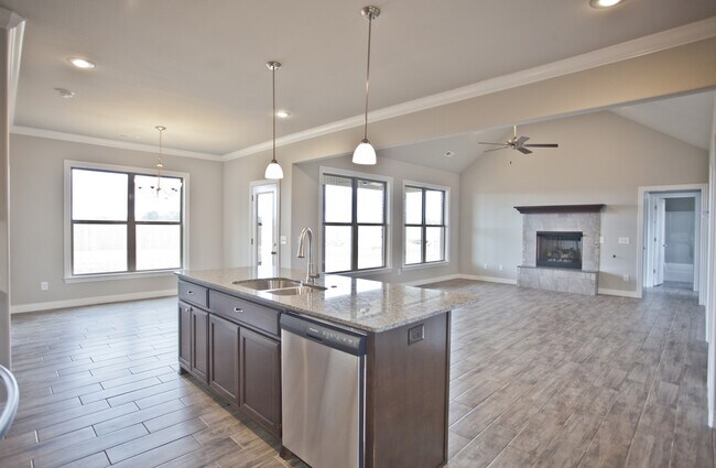 Building Photo - ***1004 Taylor Lane***