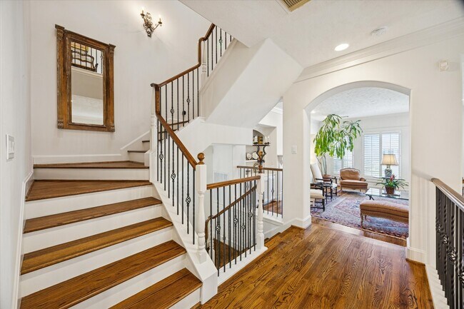 Building Photo - 2643 Westgate Dr