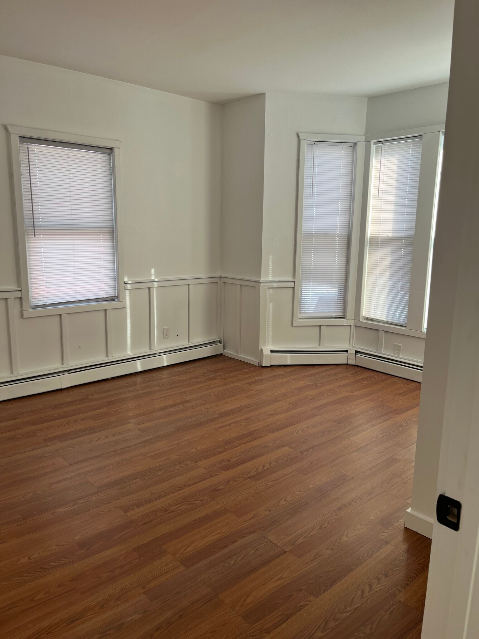 Building Photo - 211 Oxford St