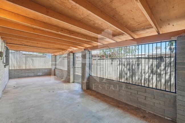 Building Photo - 1808 W Caravelle Rd