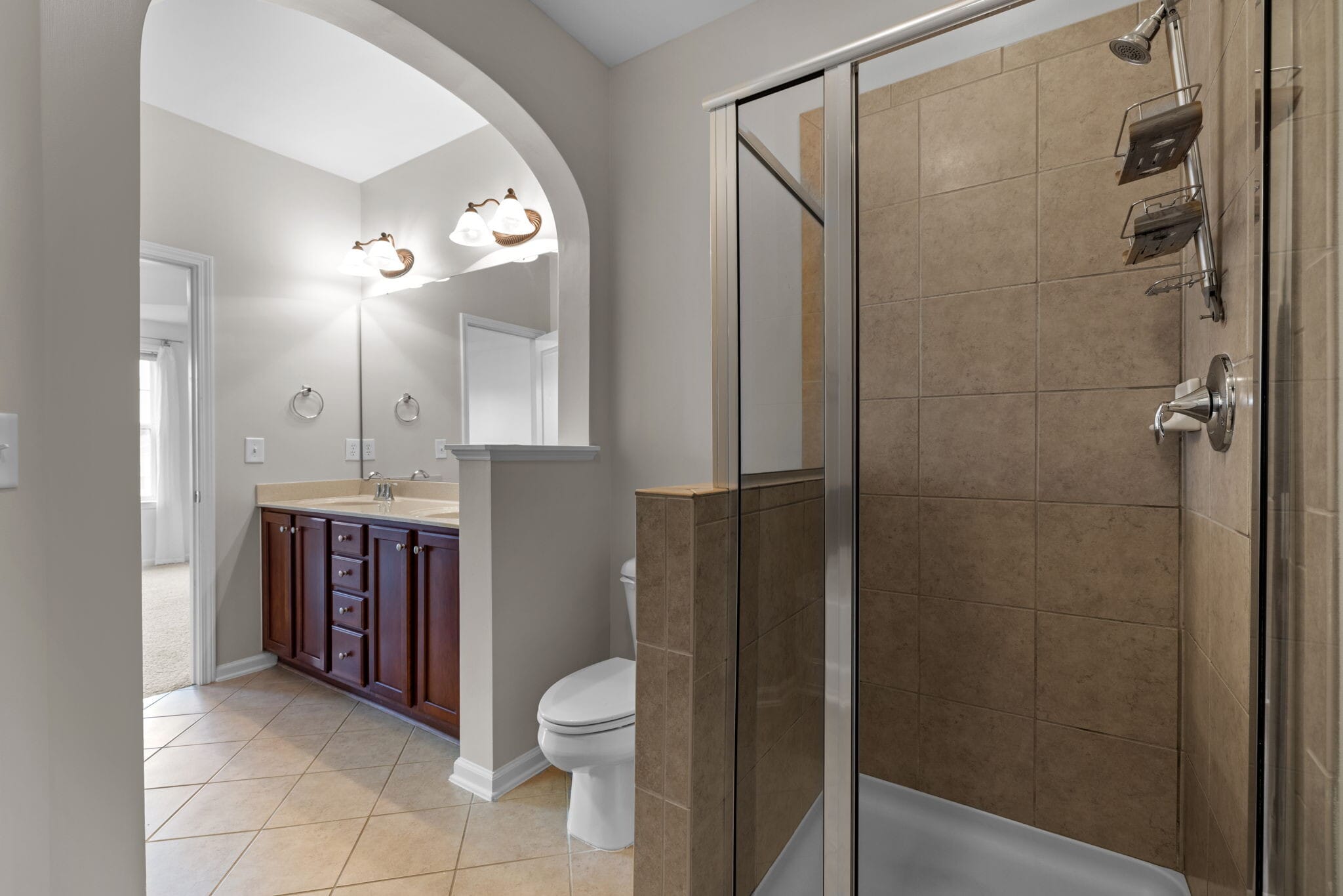 Building Photo - 10122 Glen Autumn Rd