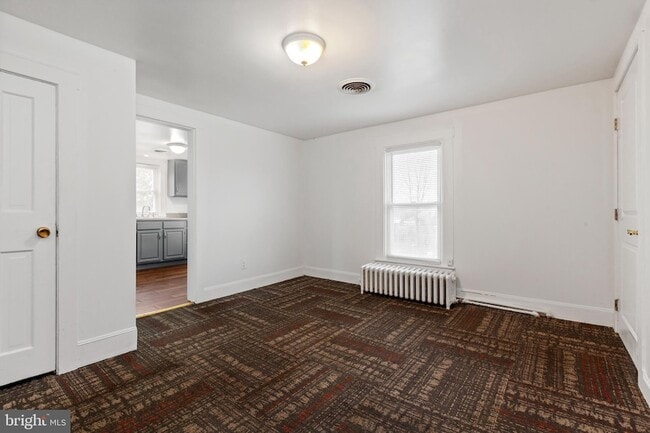 Building Photo - 27 E Bel Air Ave