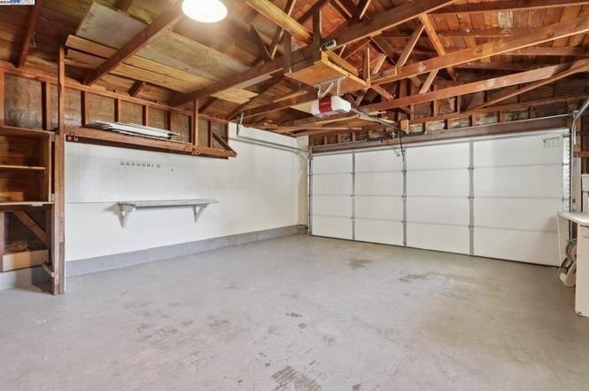 Building Photo - 915 Bucknam Ave
