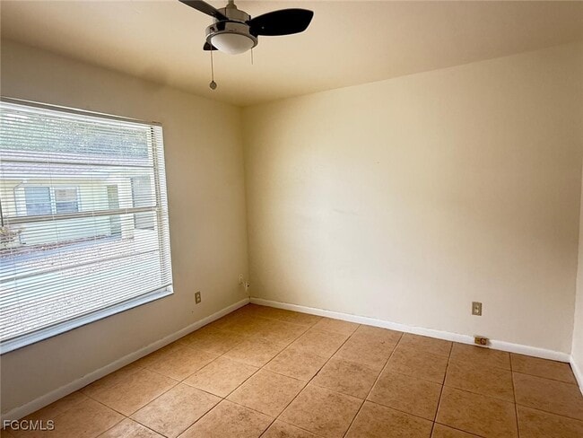 Building Photo - 4926 Vincennes Ct