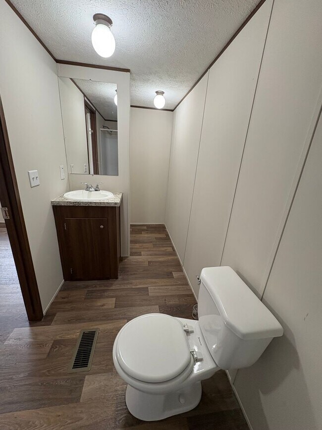 Building Photo - For Rent