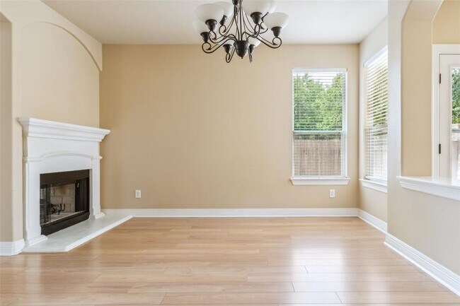 Building Photo - 15528 Interlachen Dr