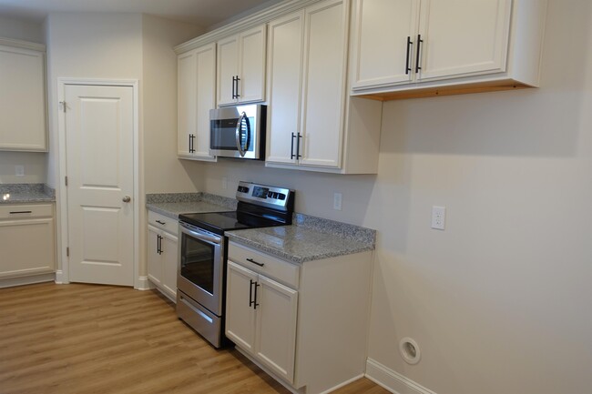 Building Photo - 107 River Trce Lp