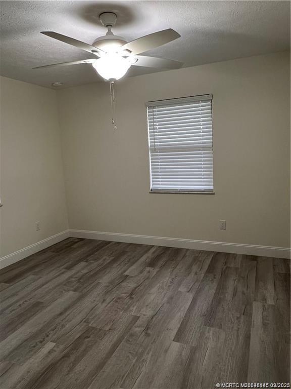 Building Photo - 160 SE Lakehurst Dr
