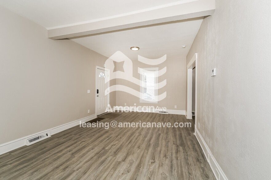 Building Photo - 207 W 29th St