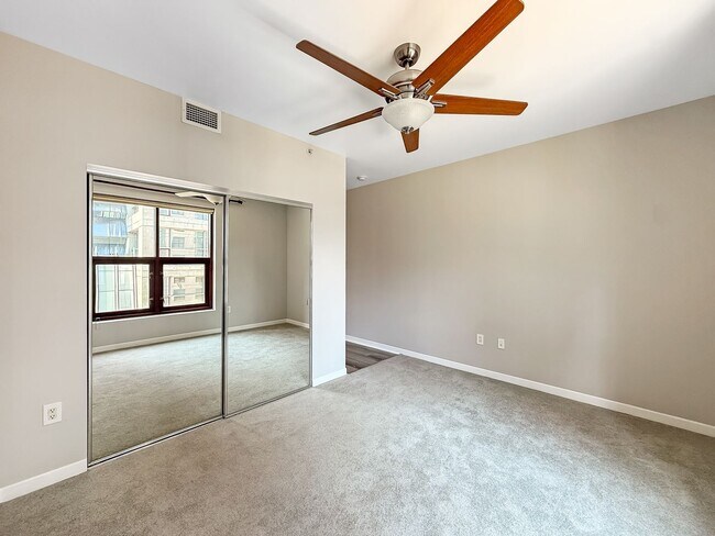 Building Photo - Beautiful 2B/2BA Downtown Corner Unit Cond...