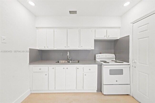 Building Photo - 1172 NW 64th St