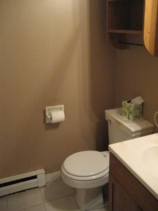 Building Photo - ALLSTON 1 BED WITH DISHWASHER FOR 9/1!  GREAT DEAL!!