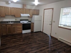 Building Photo - CUTE, EFFICIENT STUDIO